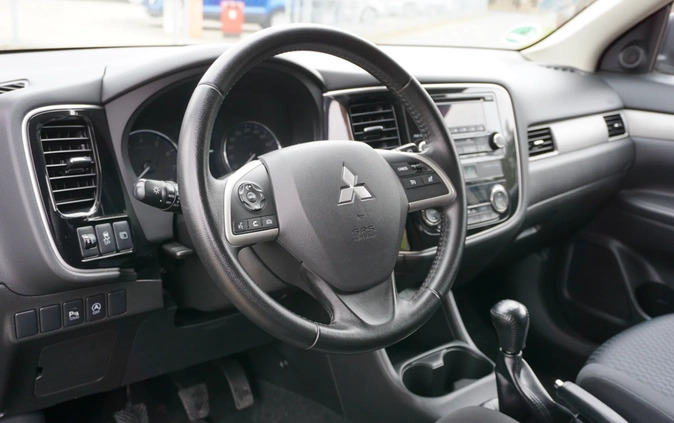 Mitsubishi Outlander cena 55900 przebieg: 120000, rok produkcji 2013 z Włodawa małe 211